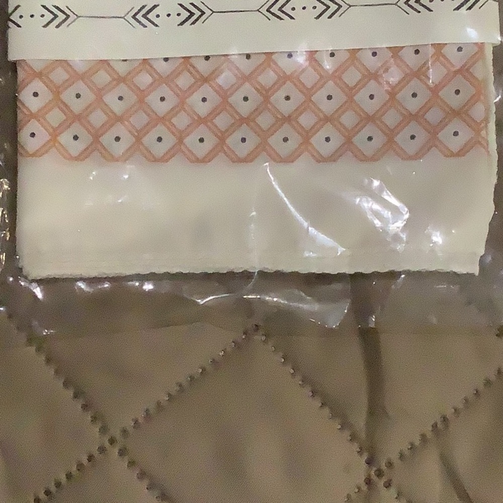 Pink Patterned Bedding by - Picture 4 of 4